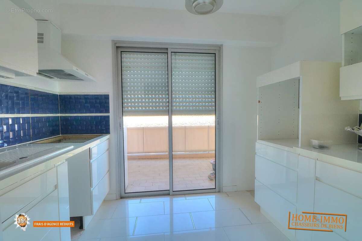 Appartement à SAINT-LAURENT-DU-VAR