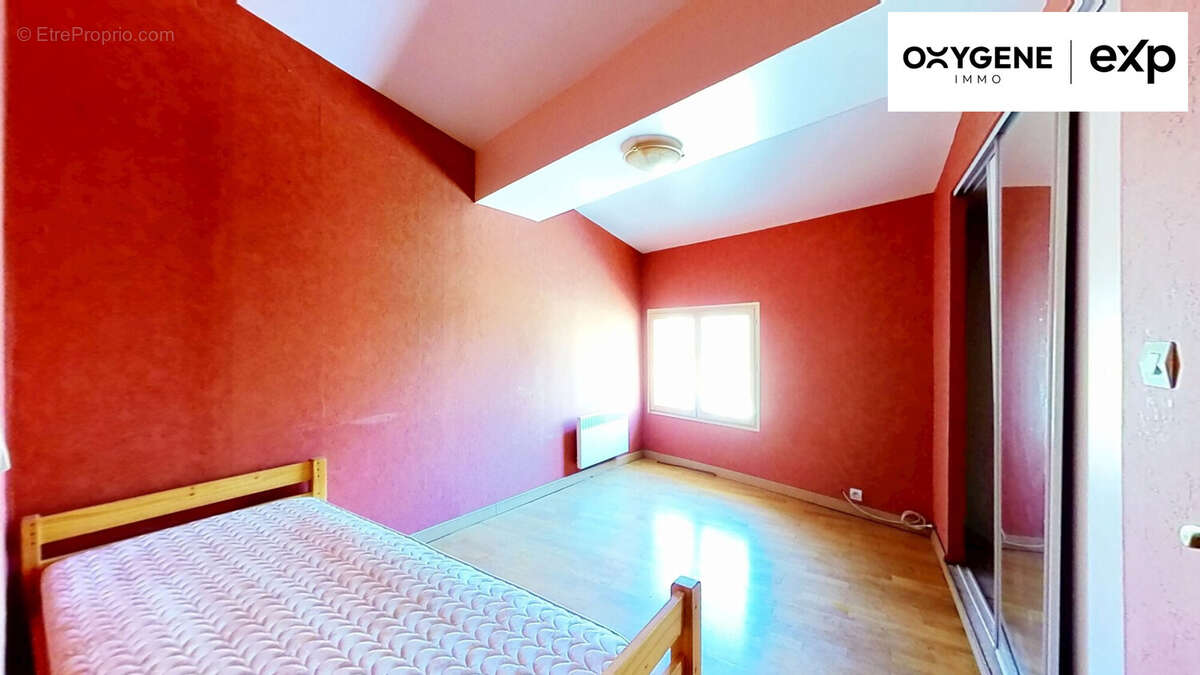 Maison 110 m² à Saint-Esteve  - photo 5