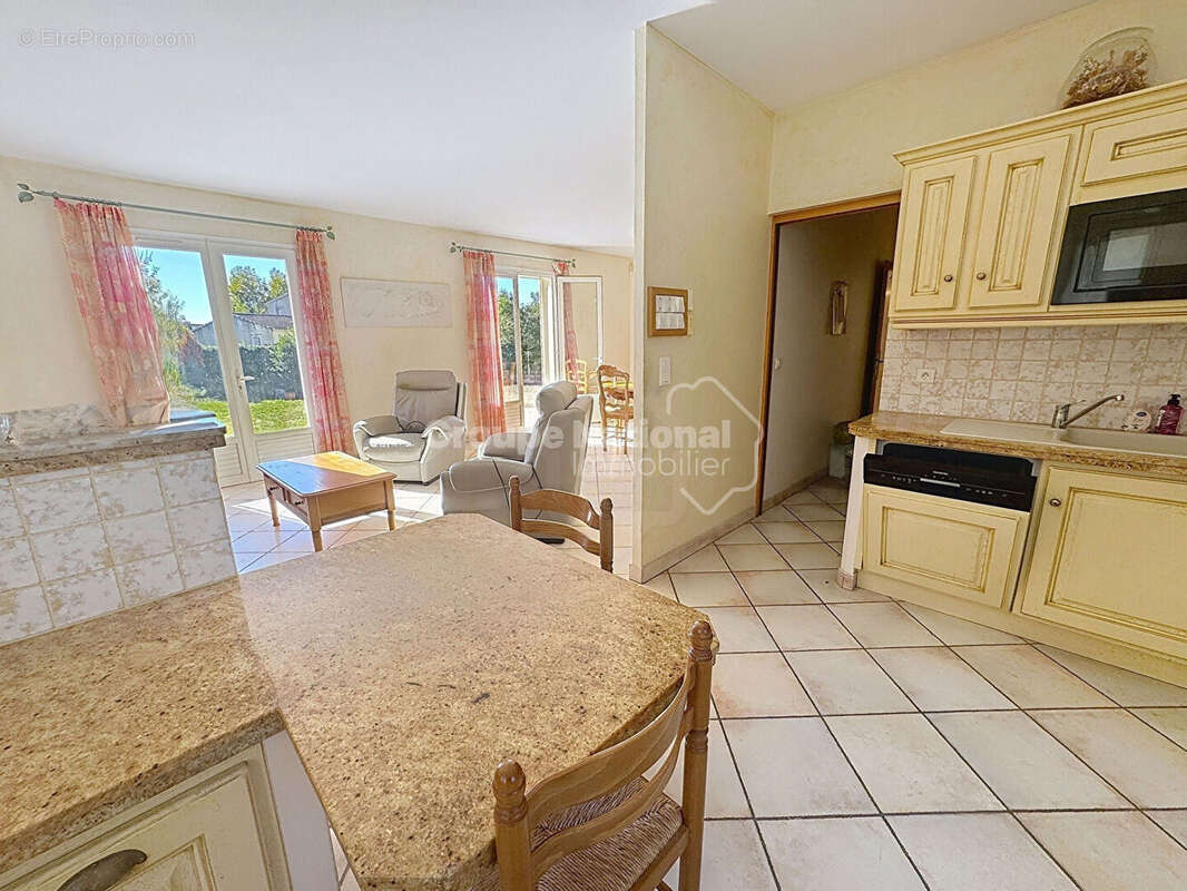 Maison à CHEVAL-BLANC