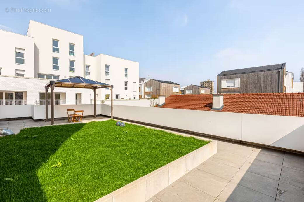 Duplex de 85m²  4 pièces + terrasse de 76m² 93230 ROMAINVILLE - photo 3