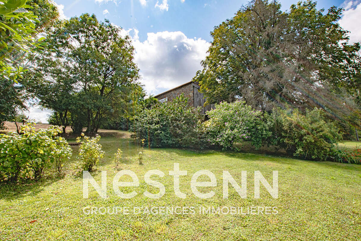 Maison Alban ancienne ferme avec dépendances sur 1ha de terrain attenant - photo 20