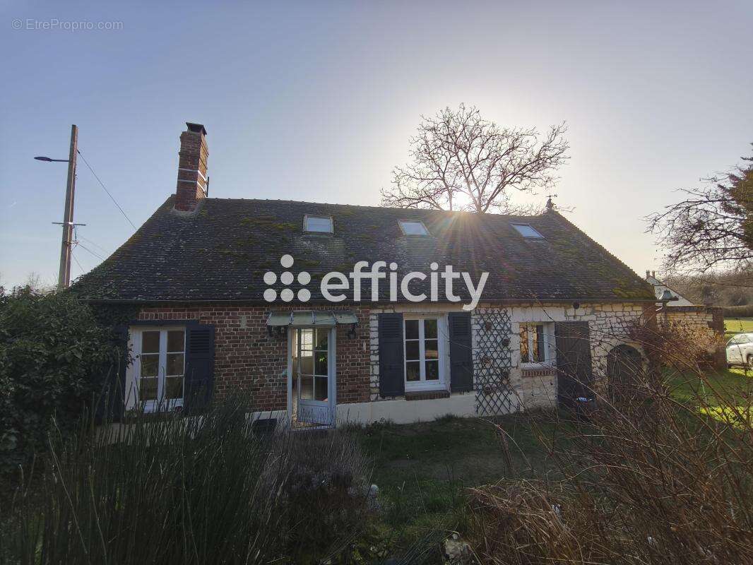 Maison à NEUFVY-SUR-ARONDE