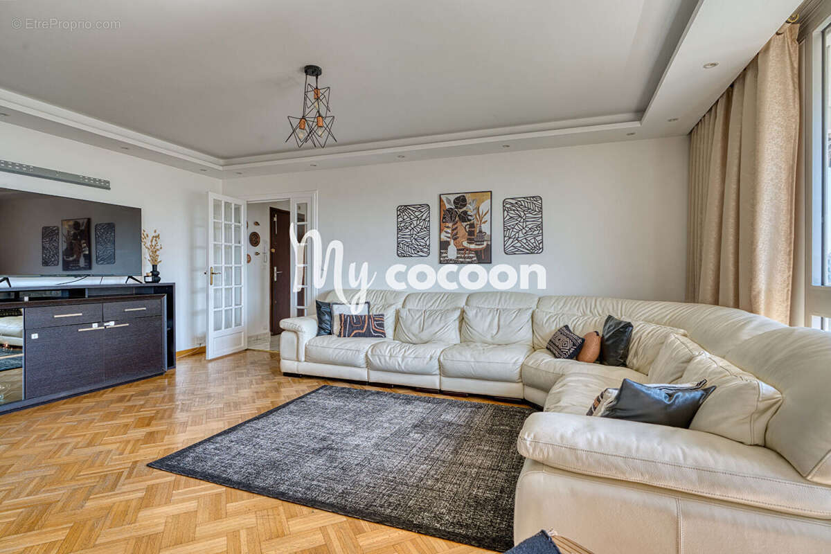 Appartement à LYON-8E