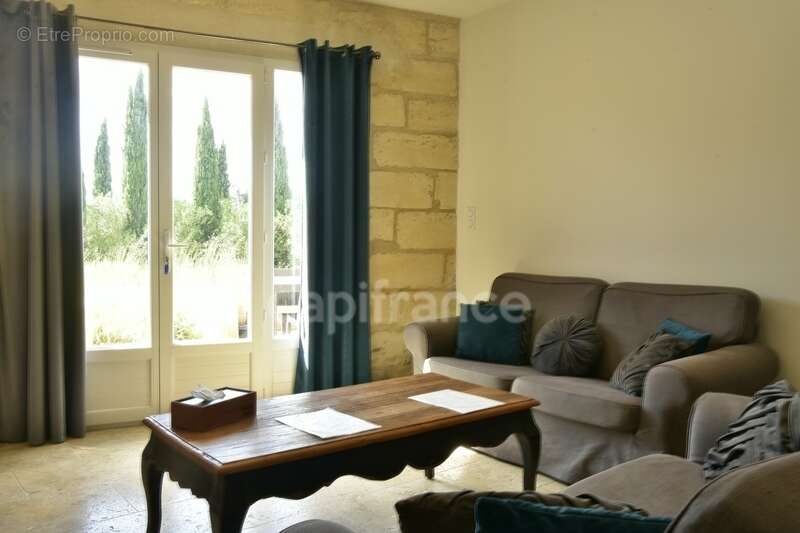 Maison à SAINT-PIERRE-DE-MEZOARGUES