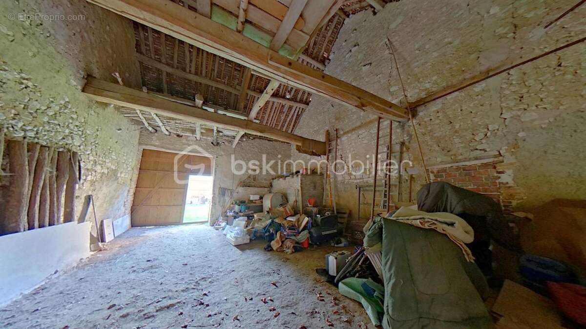 Maison à VILLENEUVE-L'ARCHEVEQUE