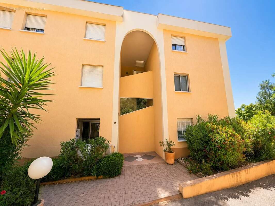 Duplex T3 72 m² Vue panoramique exceptionnelle sur Nice  Saint-Pierre-de-Féric - photo 16