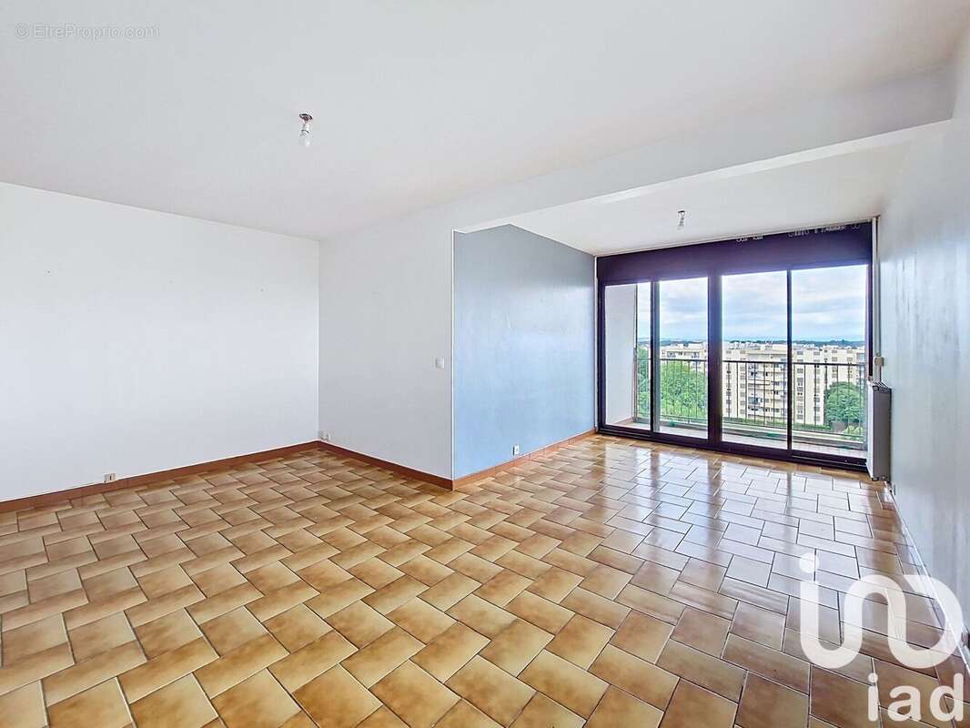 Photo 4 - Appartement à VAULX-EN-VELIN