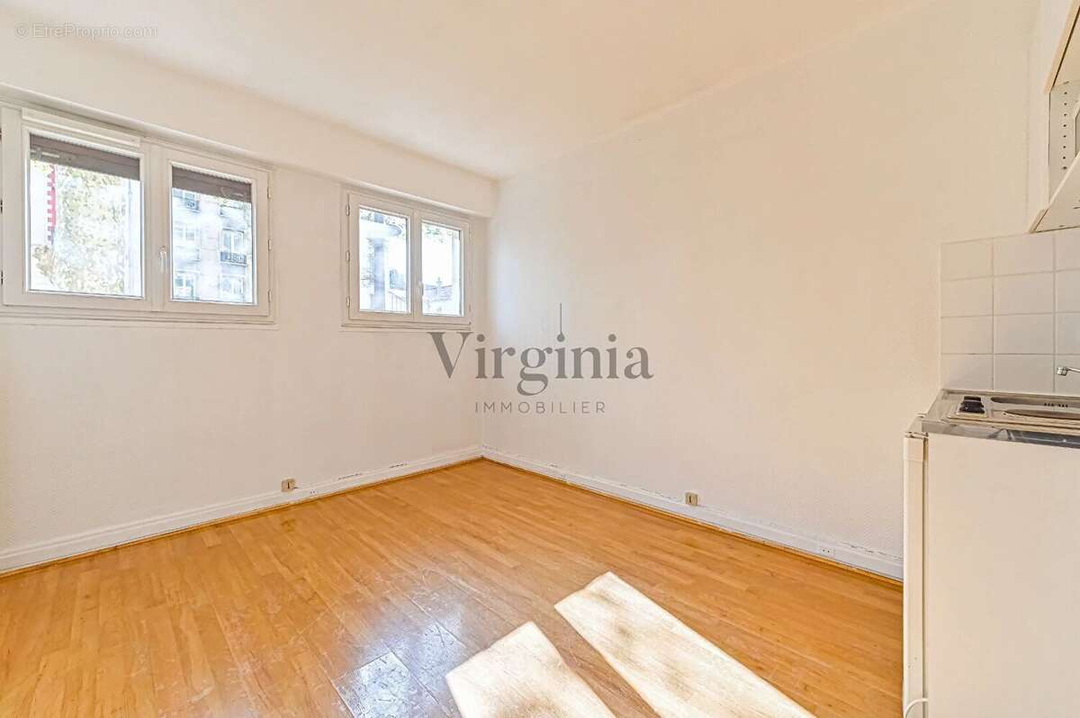 Appartement à CHARENTON-LE-PONT