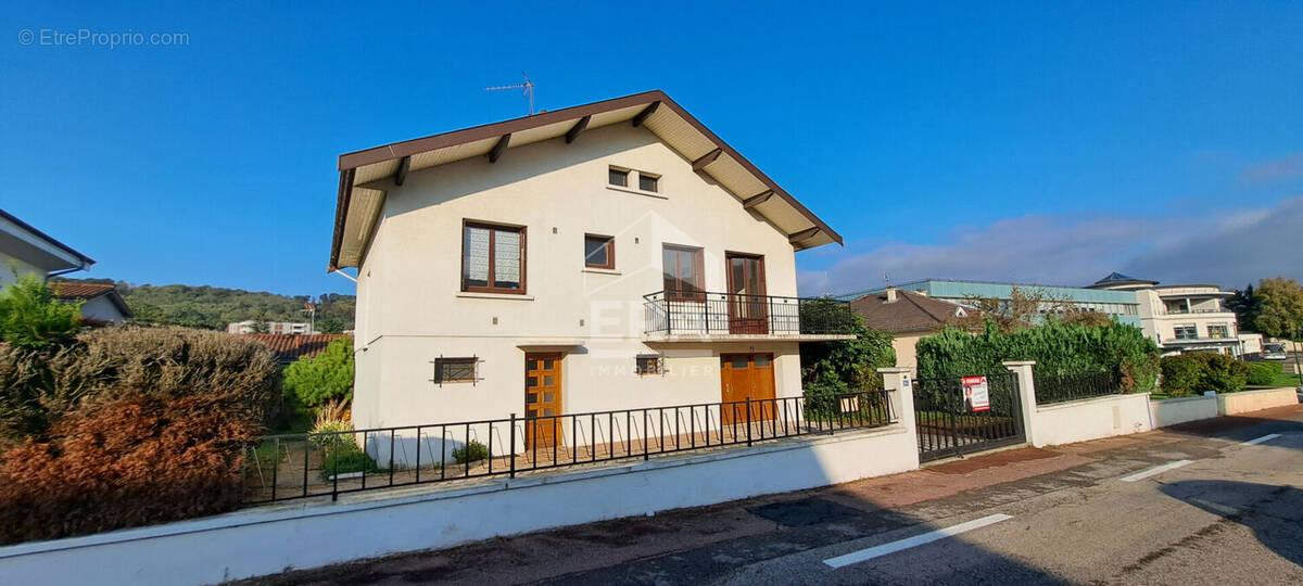 Maison à LAGNIEU