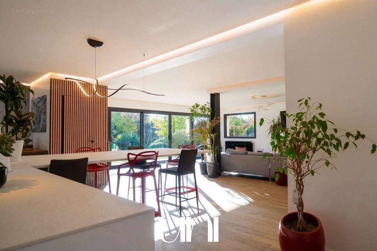 Maison 8 pièces de 265m2 - Saint-Contest - photo 5
