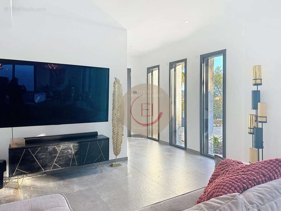 Maison à LES ADRETS-DE-L'ESTEREL