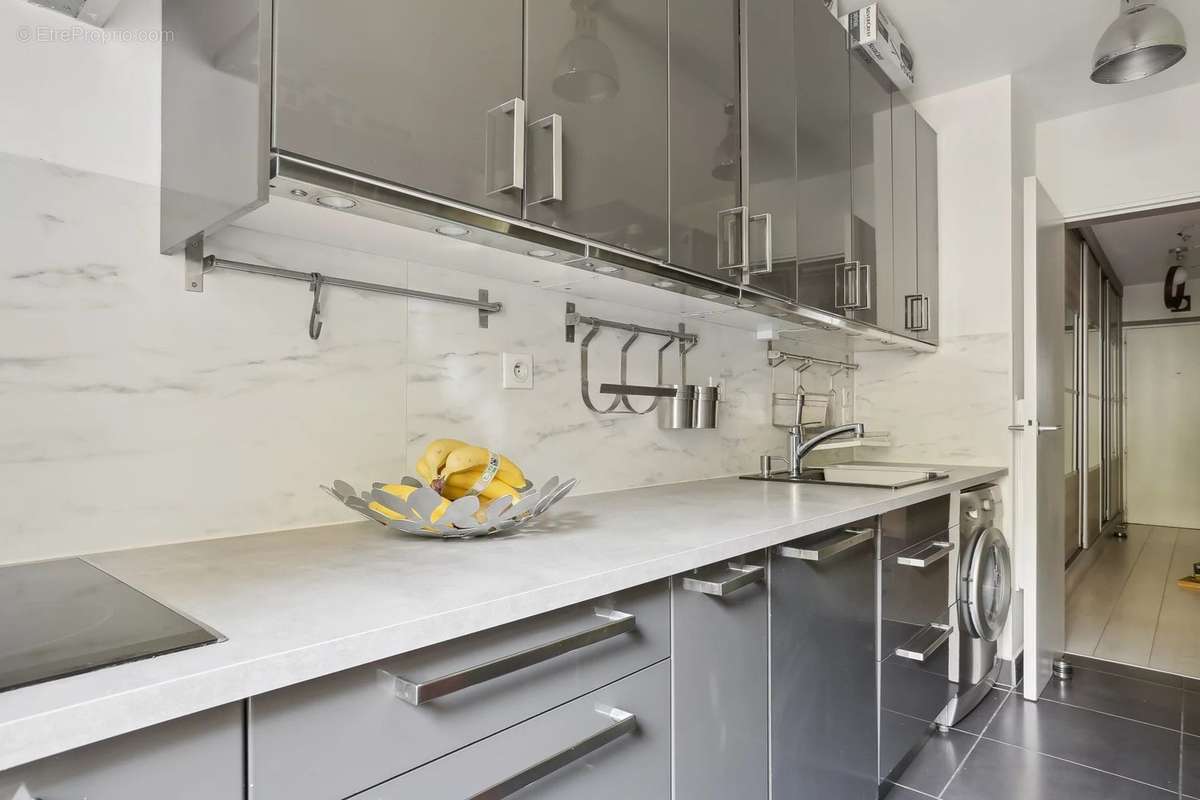 Appartement à NEUILLY-SUR-SEINE