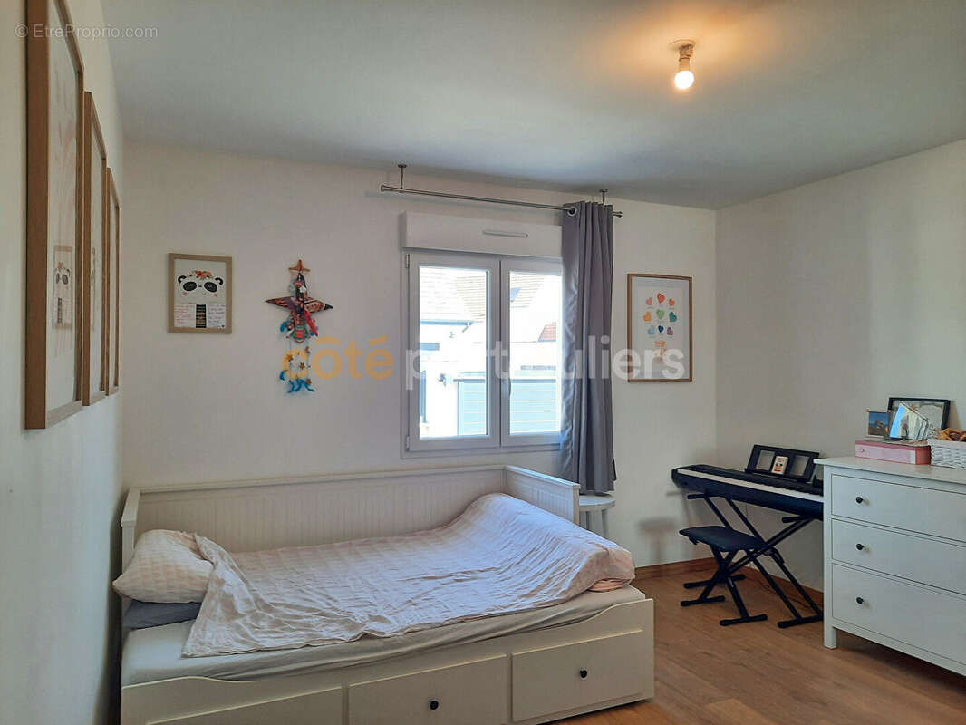 Maison de plain-pied de147 m² - 6 pièces - Crissey - photo 14