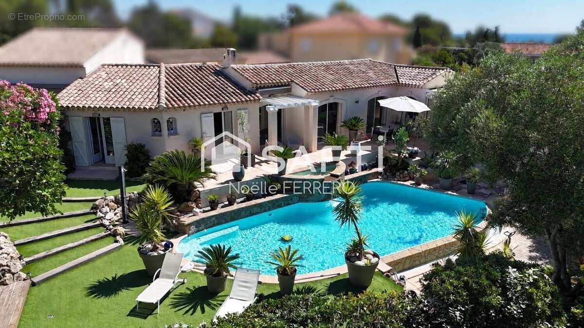 Photo 2 - Maison à FREJUS