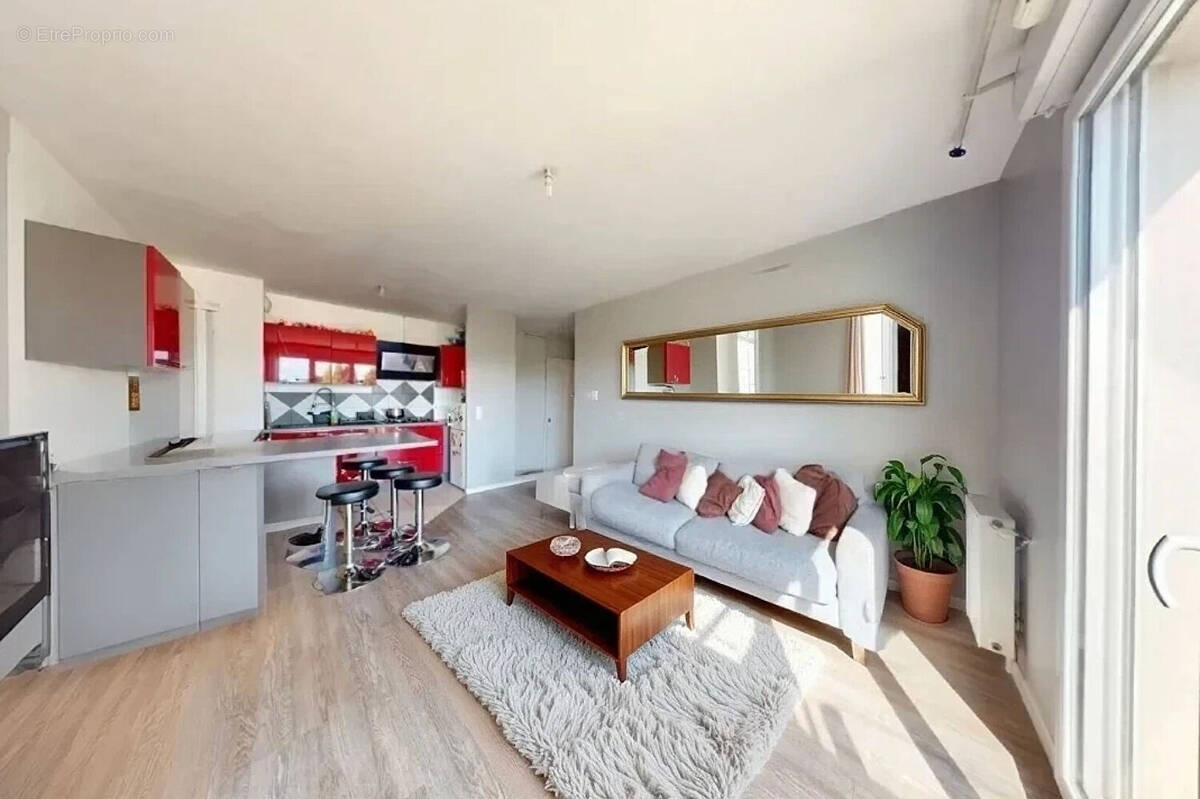 Appartement à LE PLESSIS-TREVISE