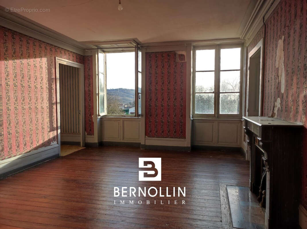 Maison à SIMANDRE-SUR-SURAN