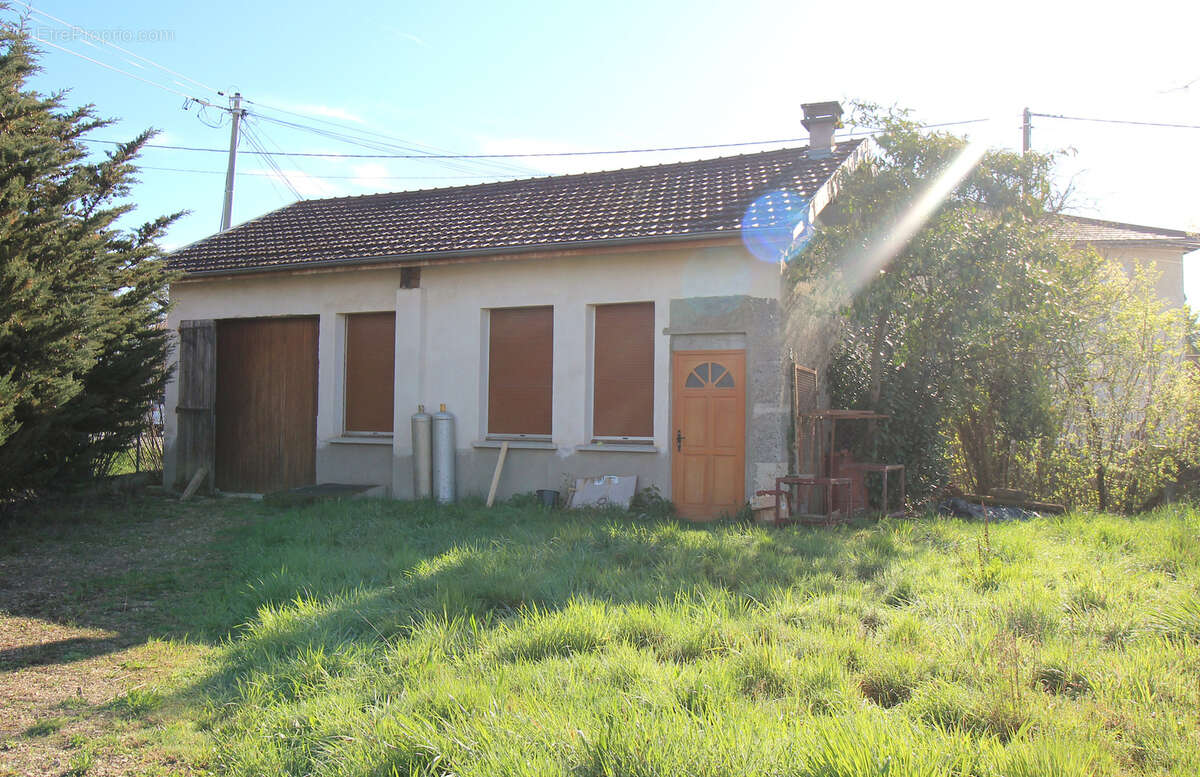 Maison à POLLIAT