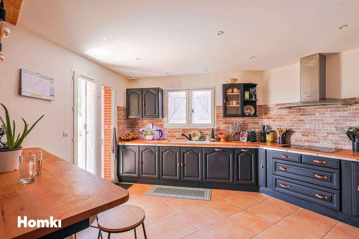 Maison/Villa T8 de 280 m2 à Castelnau-d'Estrétefonds 31620 - photo 6