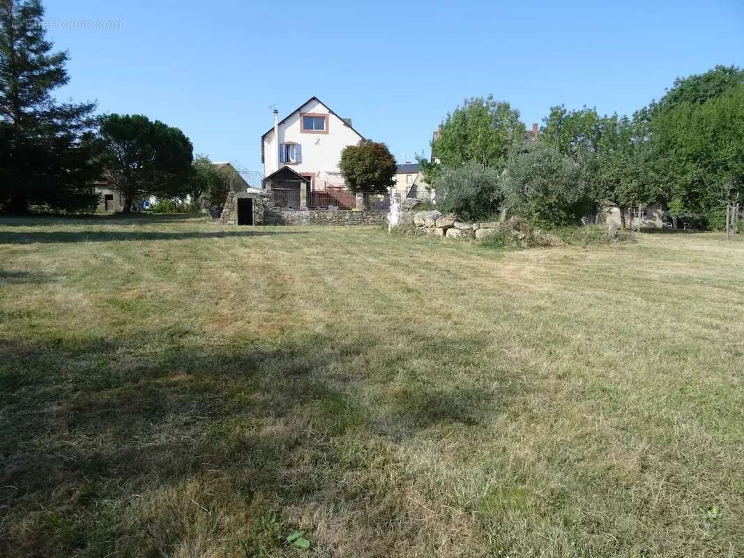 La Salvetat-Peyralès – Maison de Village avec Piscine et Jardin - photo 15