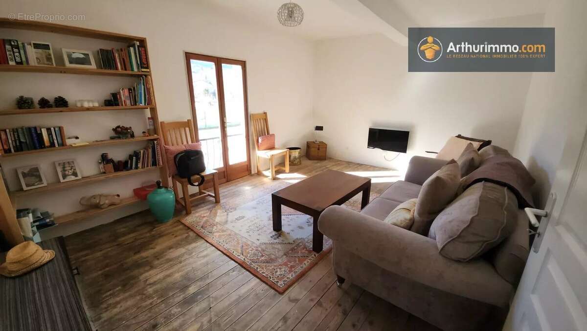 Maison à SAINTE-COLOMBE-SUR-L&#039;HERS