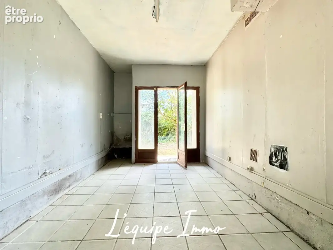 Maison à rénover sur terrain arboré - photo 3