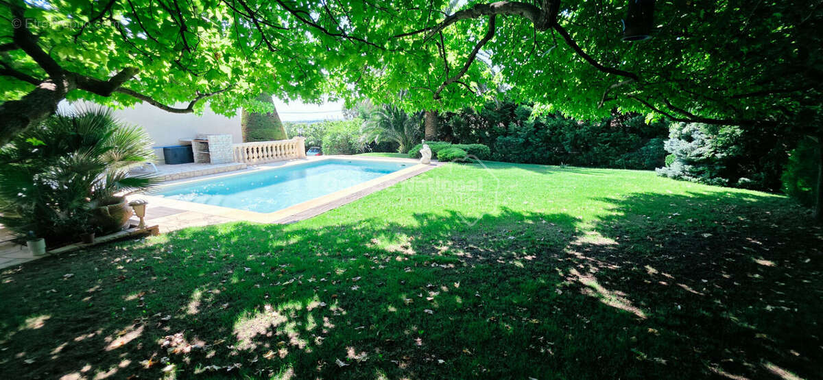 Maison de 151m², piscine, vue et terrain de 1527m² - photo 15