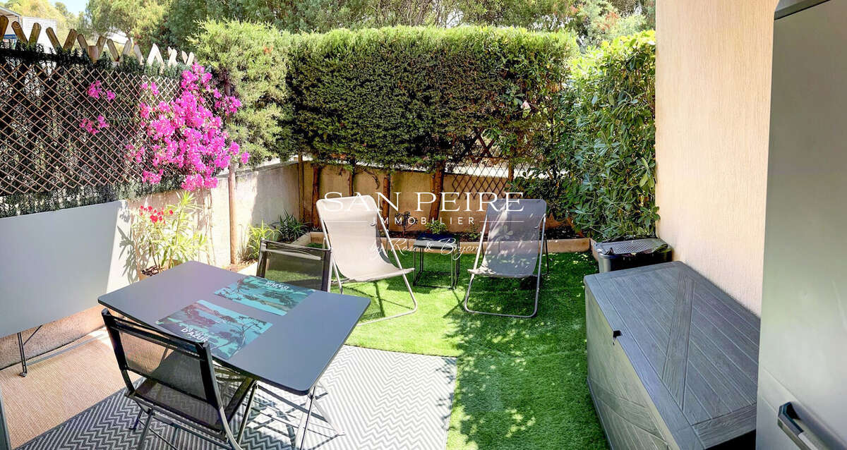 Appartement à ROQUEBRUNE-SUR-ARGENS