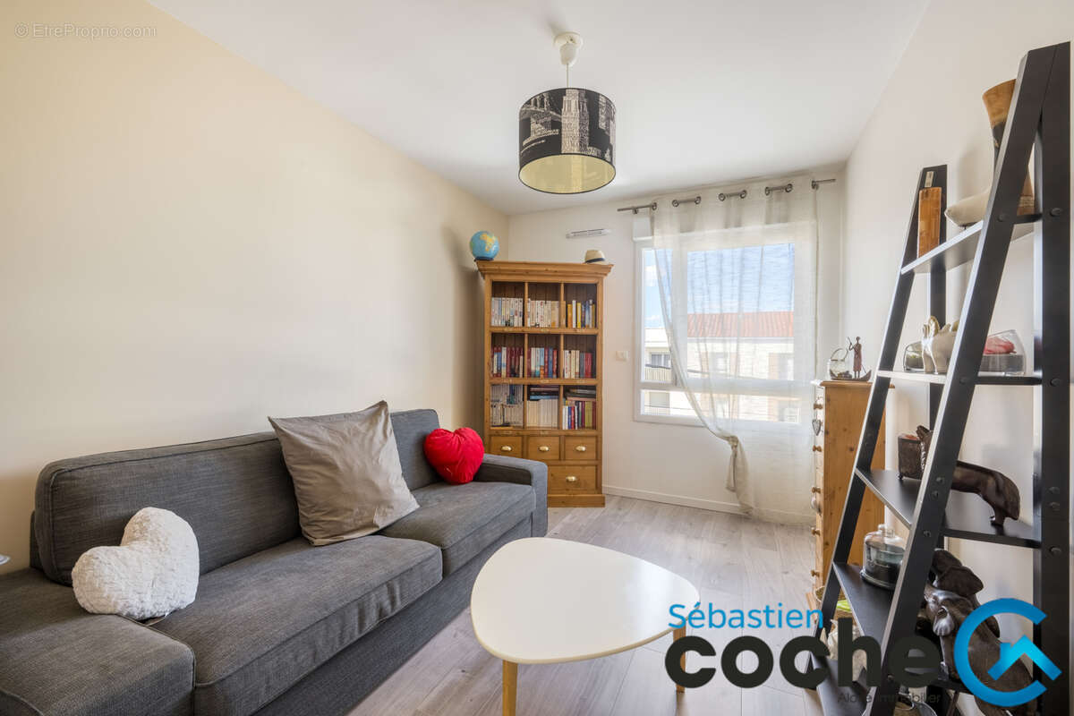 Appartement à SAINT-LAURENT-DE-MURE