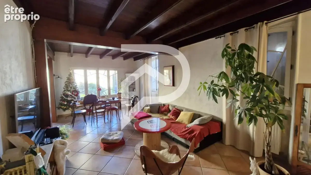 Ensemble immobilier de caractère, avec piscine, gîte et dépendance TILH - photo 7