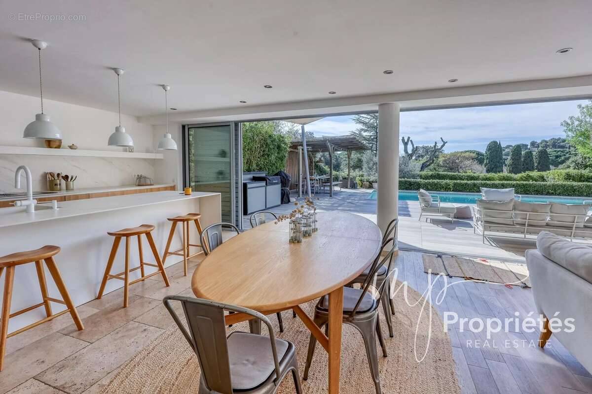 Maison à BORMES-LES-MIMOSAS