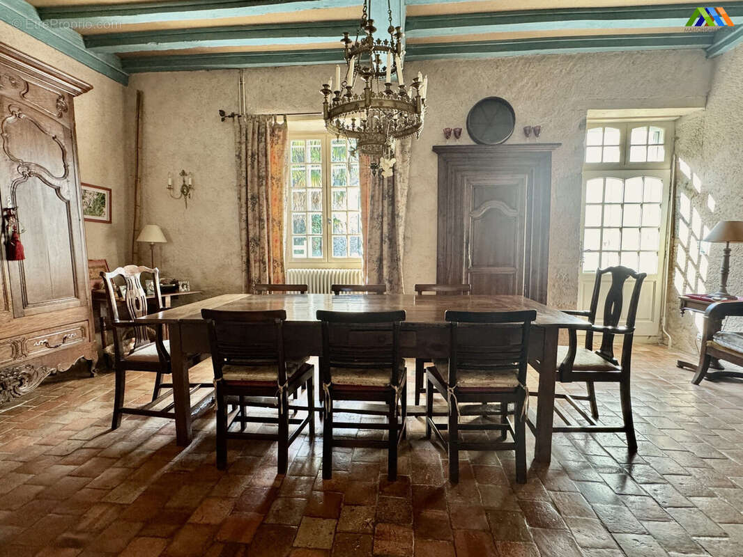Maison 408 m² à Sauveterre-De-Bearn  - photo 7
