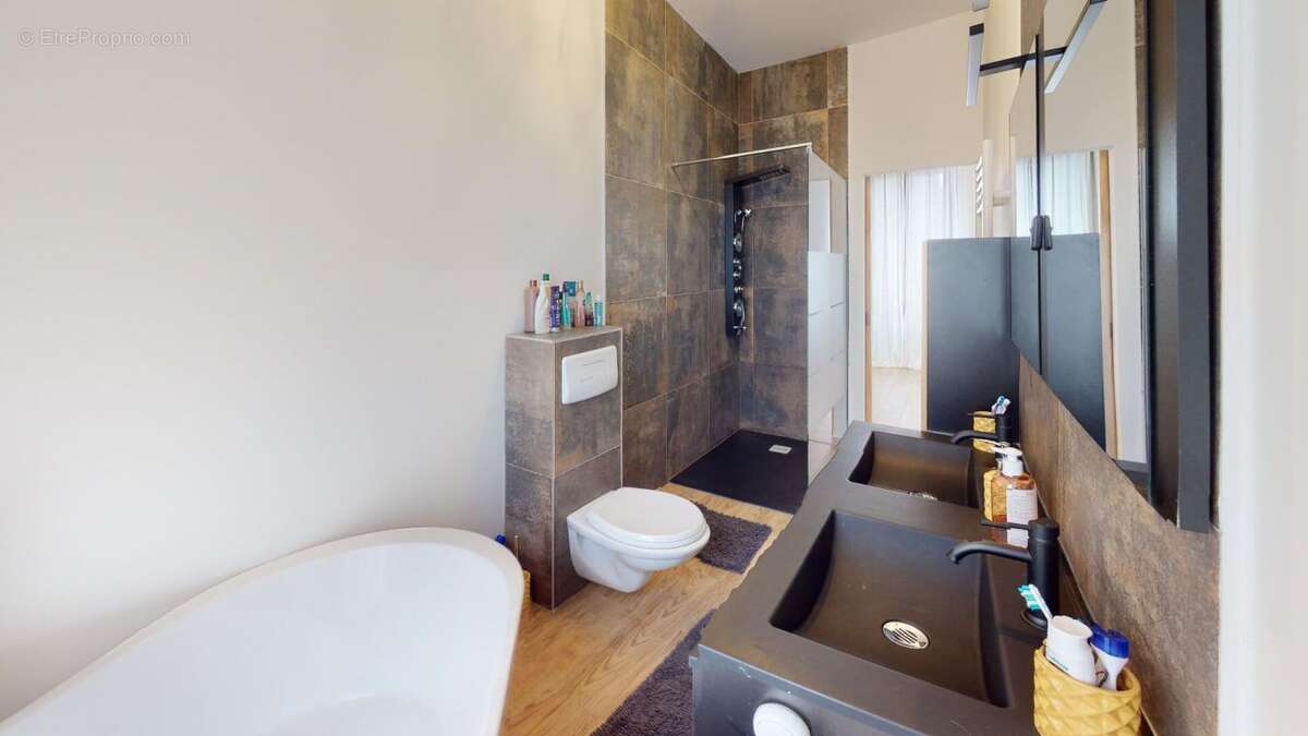 Maison à SAINT-SATUR