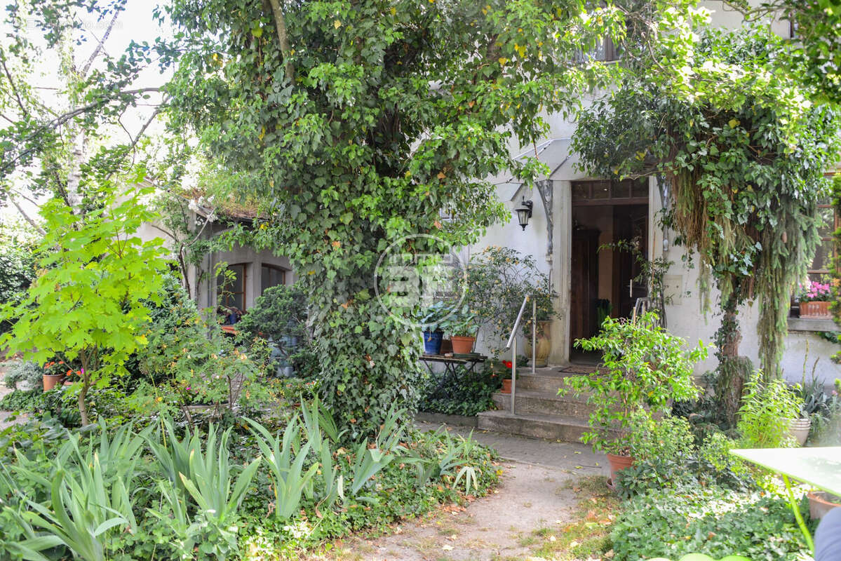 Maison 160 m² à Saint-Louis  - photo 6