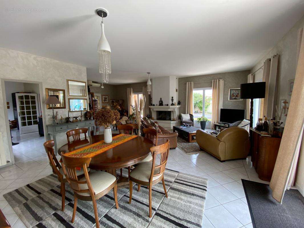 Maison à LES MATHES