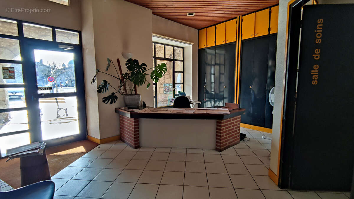 Maison à CASTELNAU-MONTRATIER