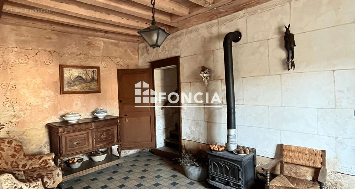 Authentique Logis angevin de 8 pièces avec jardin paysagé à La Chapelle aux Choux - photo 3