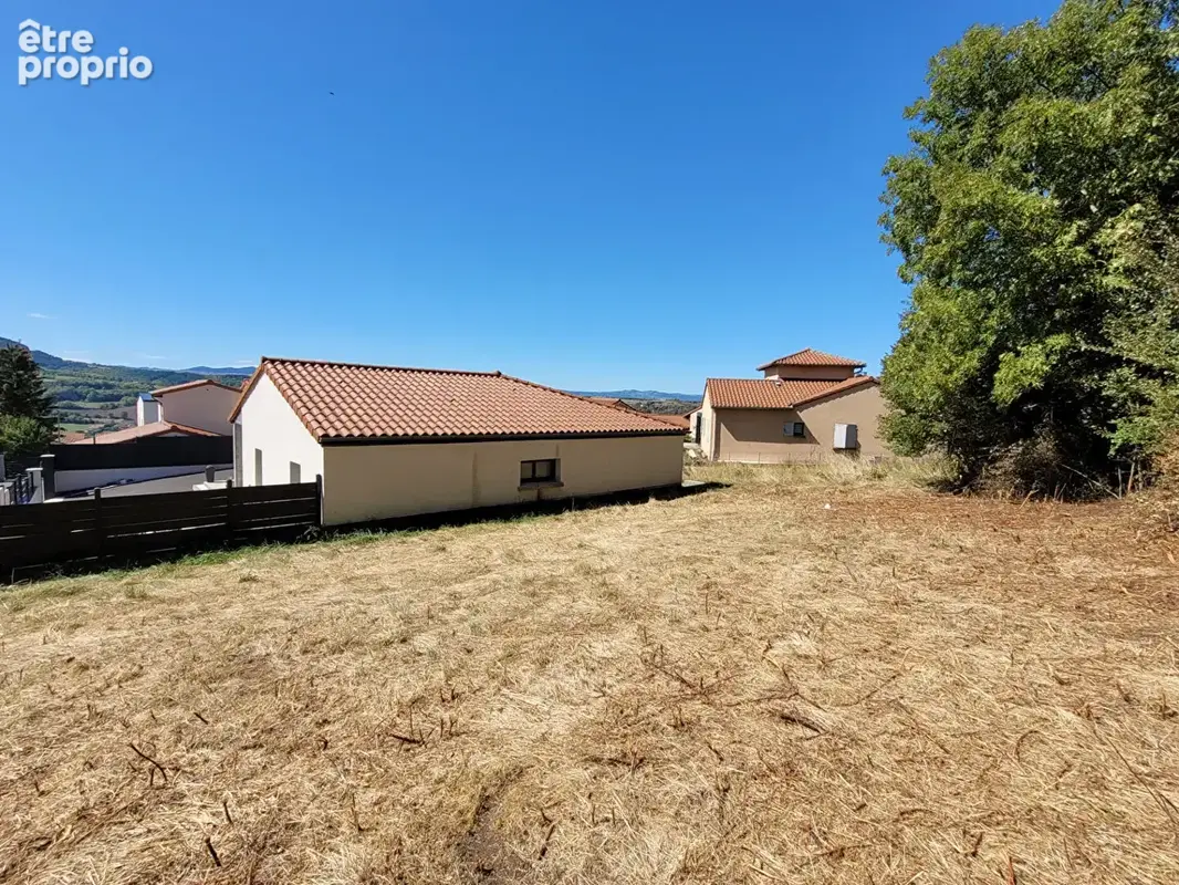 TAULHAC: Terrain à bâtir viabilisé dans petit lotissement - photo 2