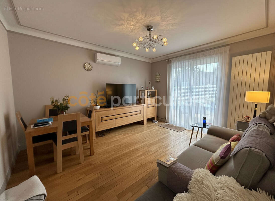 Maison à VIGNEUX-SUR-SEINE