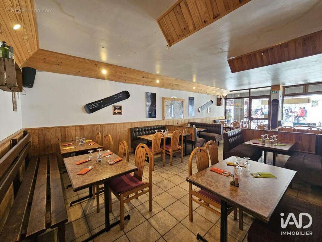 Photo 6 - Commerce à REALLON