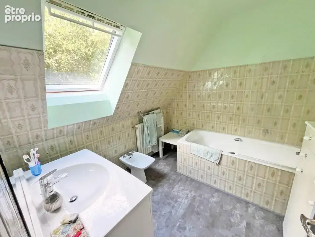 Maison 5 chambres avec un parc boisé - photo 12