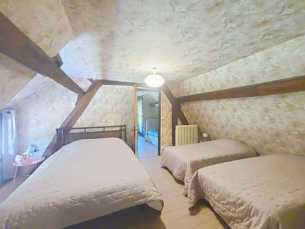 GENNEVILLE - Maison de charme de 6 pièces - photo 12