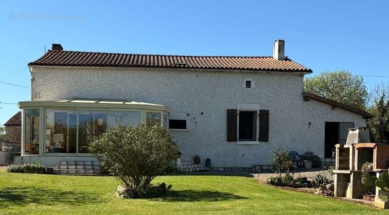 Maison à CELLEFROUIN