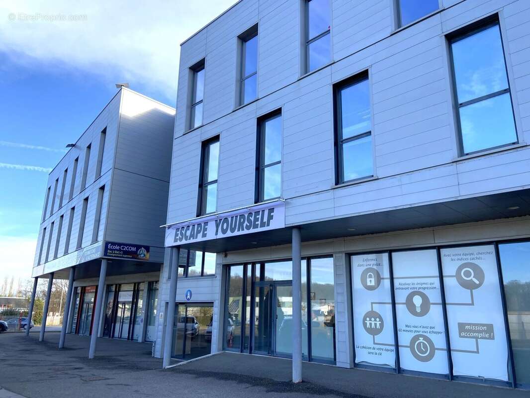 Commerce à NOGENT-LE-PHAYE