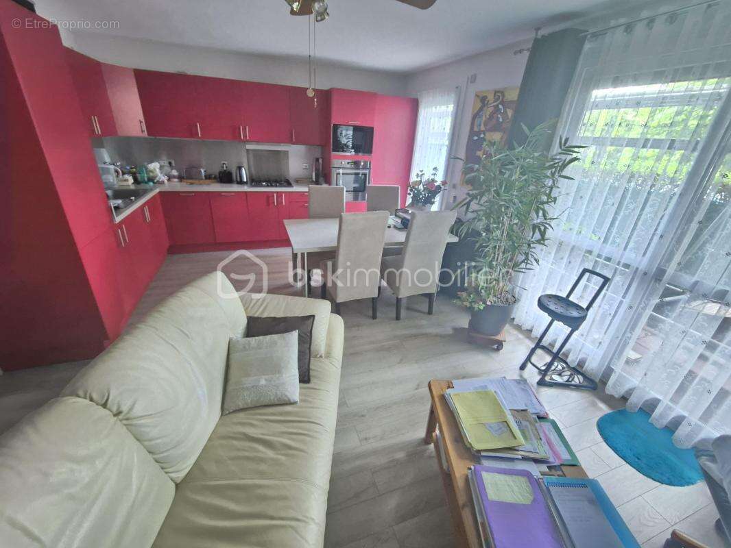 Appartement à LES MUREAUX