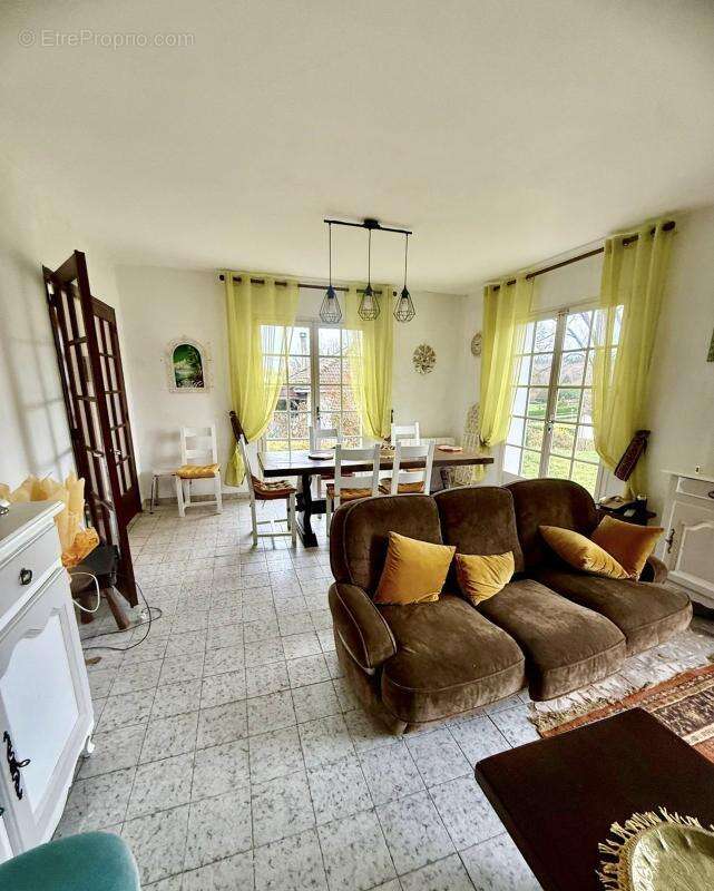 Maison 97 m² à Dournazac  - photo 2