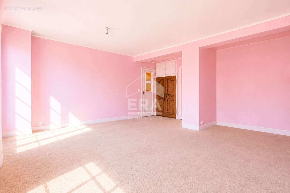 Appartement à ISSY-LES-MOULINEAUX