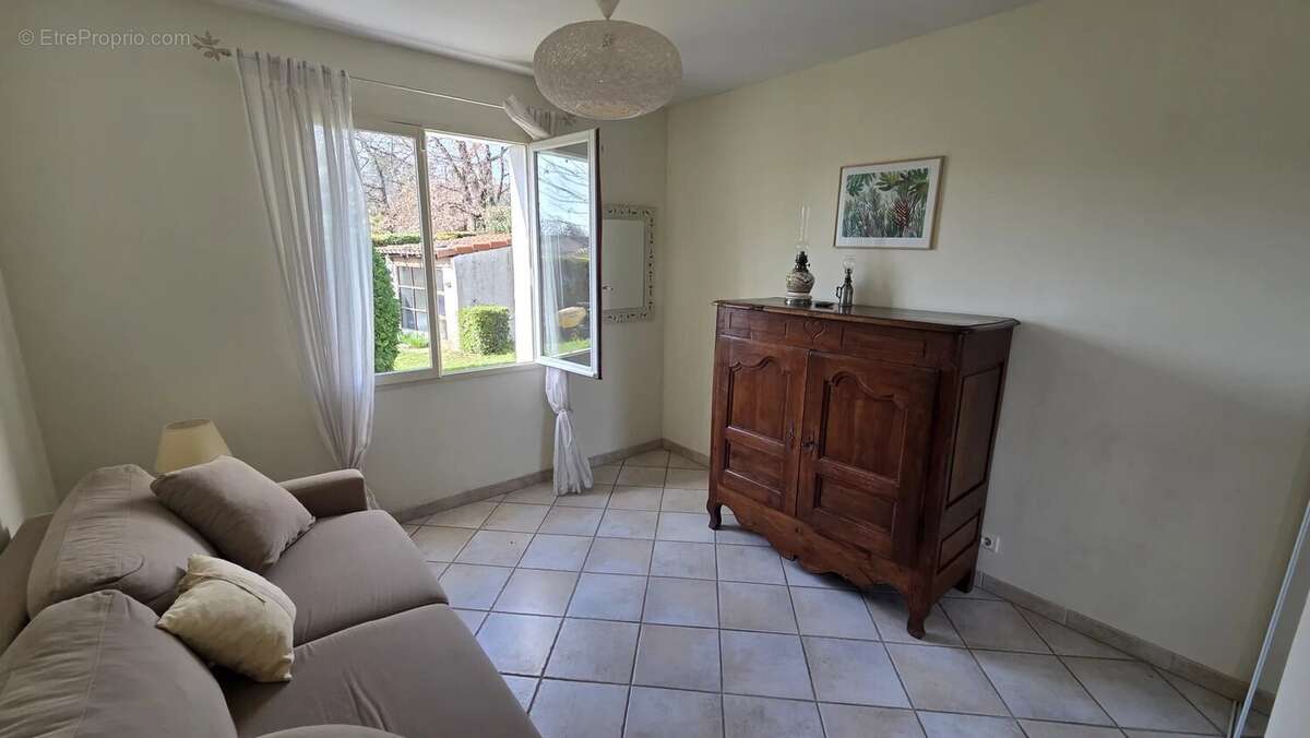 Maison à TOURRETTES