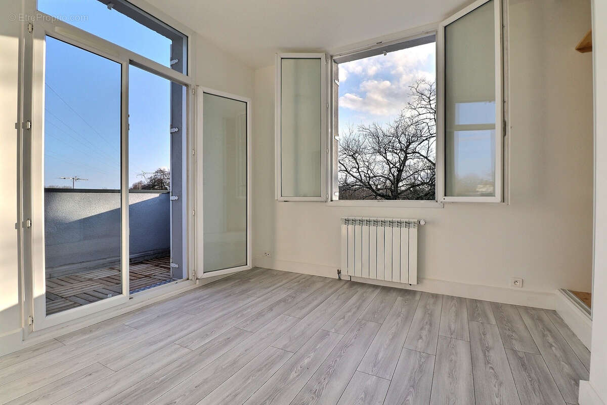 Maison à AMBARES-ET-LAGRAVE