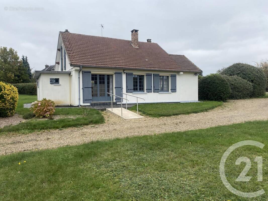 Photo 1 - Maison à SAINT-GERMAIN-LA-POTERIE