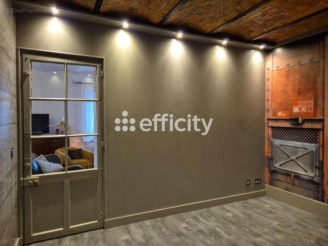 Maison à REIGNAC-SUR-INDRE